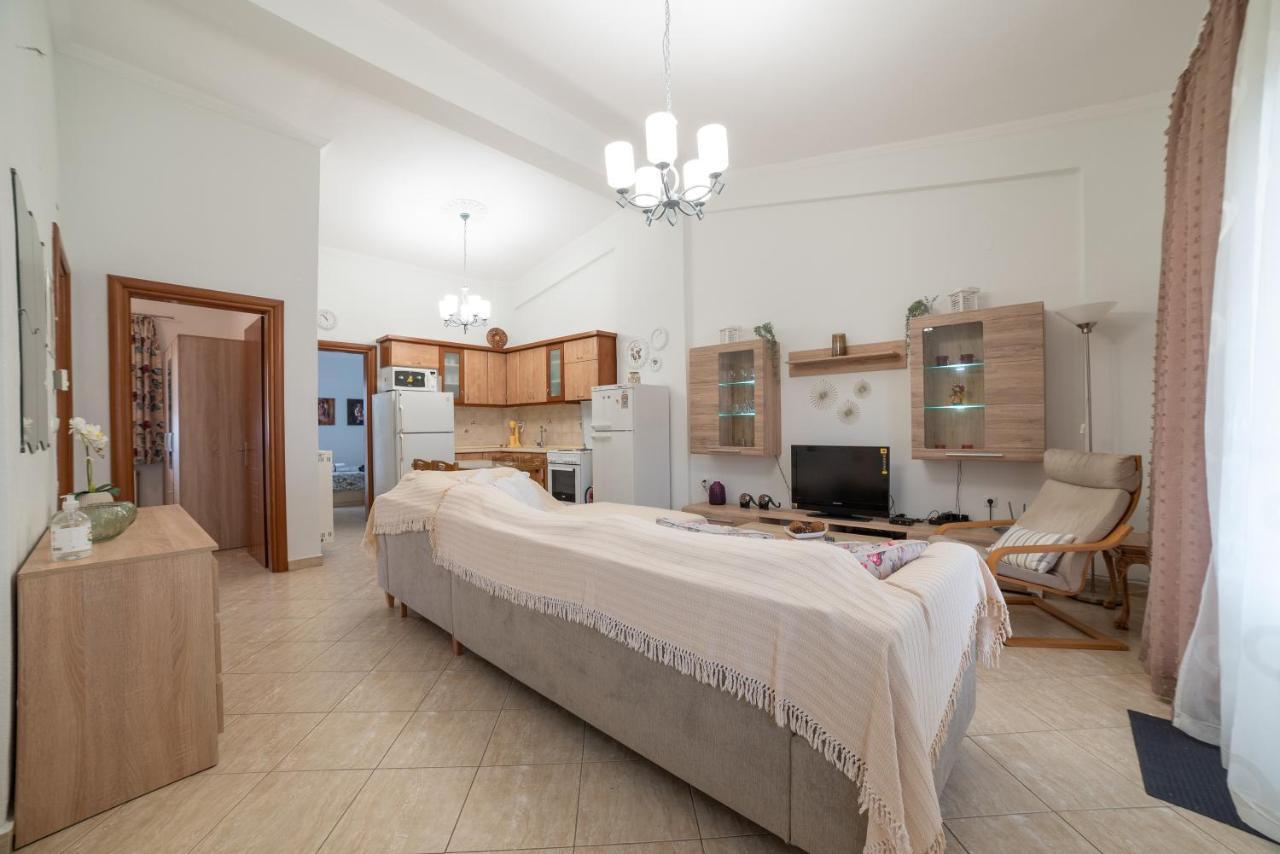Porto Ofrynio Central Deluxe Golden Apartment Ofrinion Luaran gambar