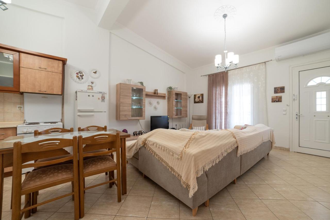 Porto Ofrynio Central Deluxe Golden Apartment Ofrinion Luaran gambar