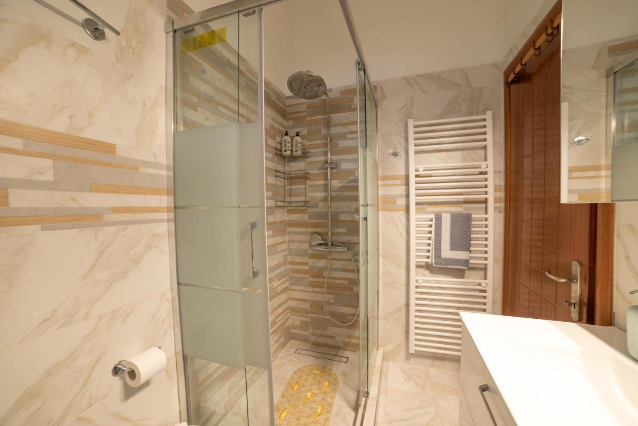 Porto Ofrynio Central Deluxe Golden Apartment Ofrinion Luaran gambar