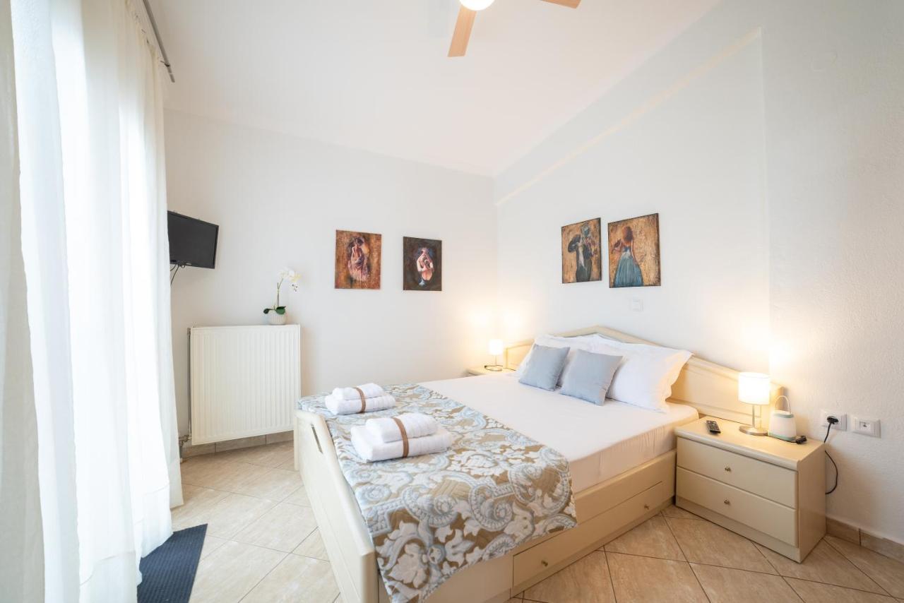 Porto Ofrynio Central Deluxe Golden Apartment Ofrinion Luaran gambar